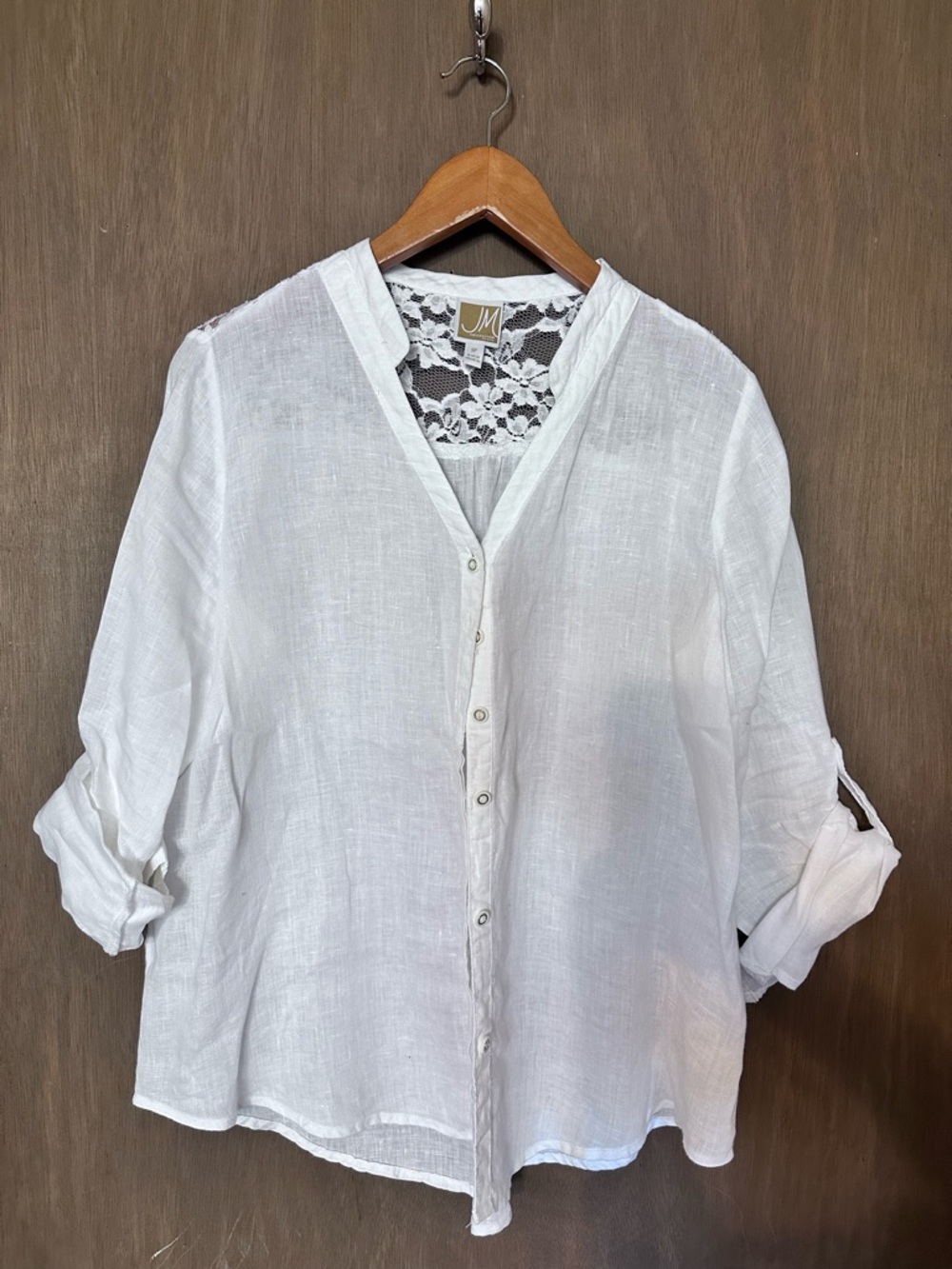 JM Collection White Linen Shell with Floral Lace Back